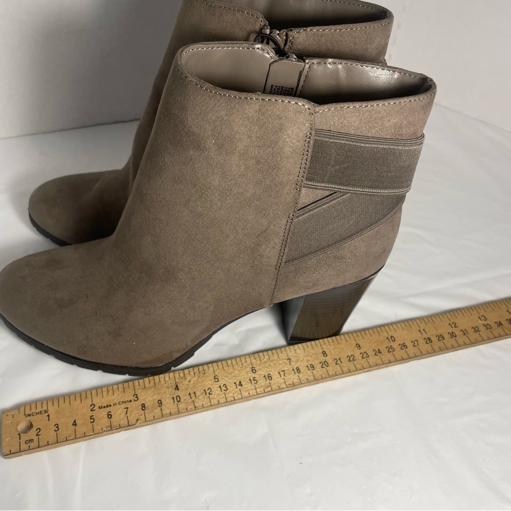 NWT A New Day Taupe Block Heel Ankle Booties Size 9.5 - Picture 5 of 8